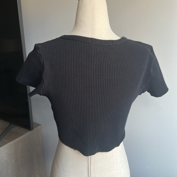 Black Ribbed Crop Top - Picture 3 of 5